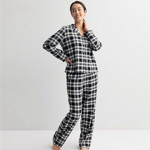 Pajama Top & Bottom Set Cotton Blend Sleepwear Gift Set NWT Women Black Plaid
